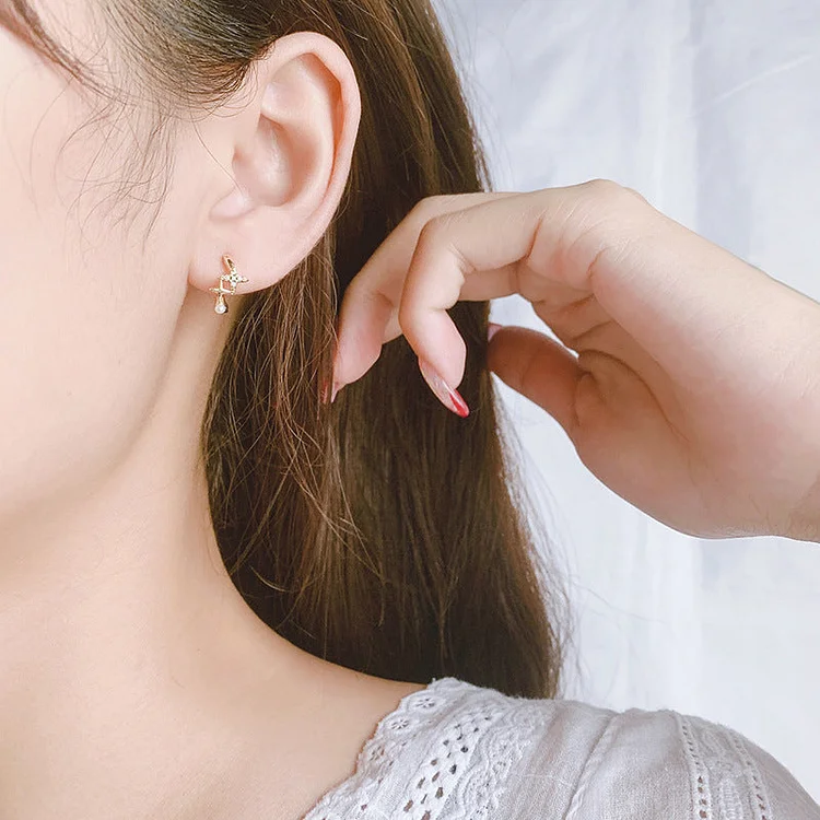 Earrings with diamonds for women