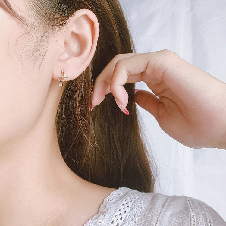 Earrings with diamonds for women