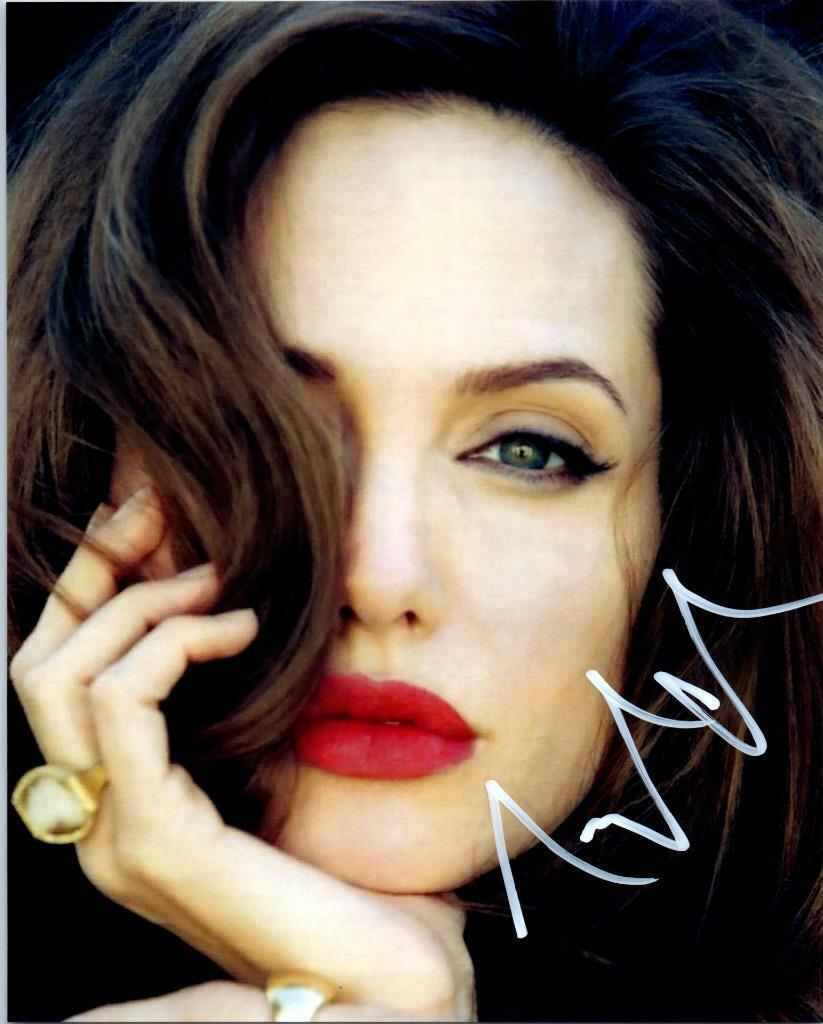 Angelina Jolie signed 8x10 Picture autographed Photo Poster painting Nice Photo Poster painting with COA