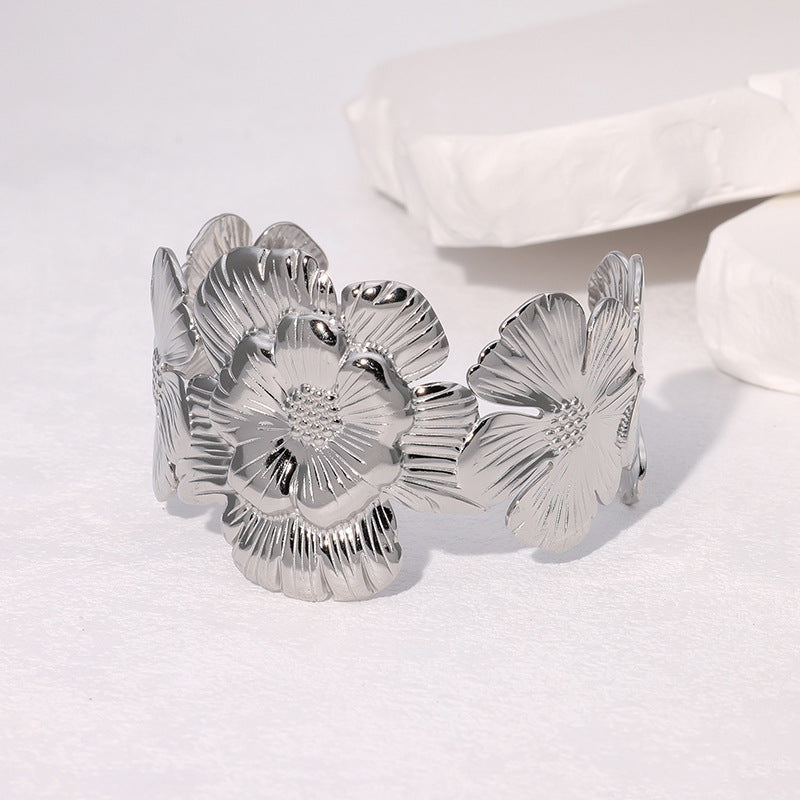 Retro Elegant Gold-Plated Open Bracelet Exaggerated Design Flower Stainless Steel Bracelet