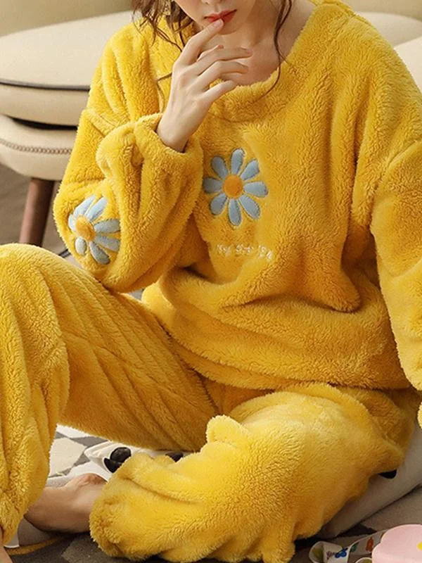 Cute Daisy Printed Yellow Coral Fleece Home Pajamas
