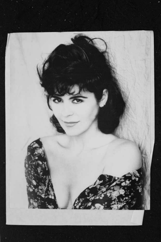 Maria Conchita Alonso - 8x10 Headshot Photo Poster painting w/ Resume - Moscow on the Hudson