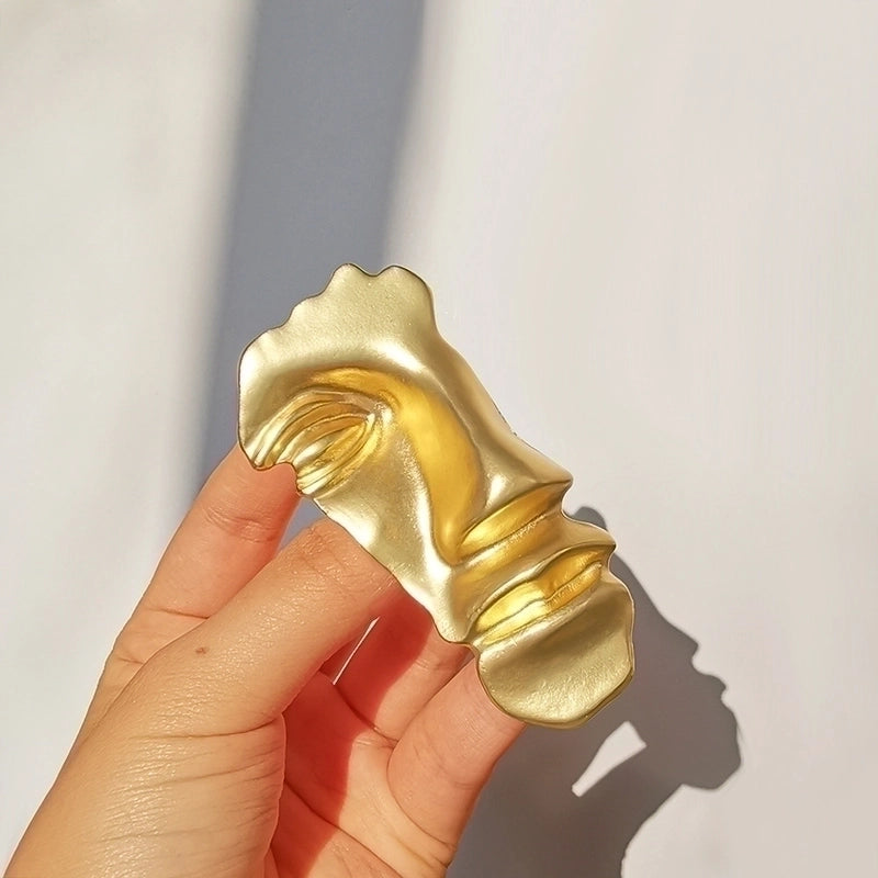 Novelty Pin Cartoon Character Alloy Plating Unisex Brooches