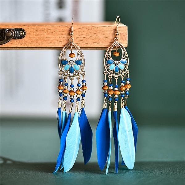 Vintage Fashion Feather Earrings !!