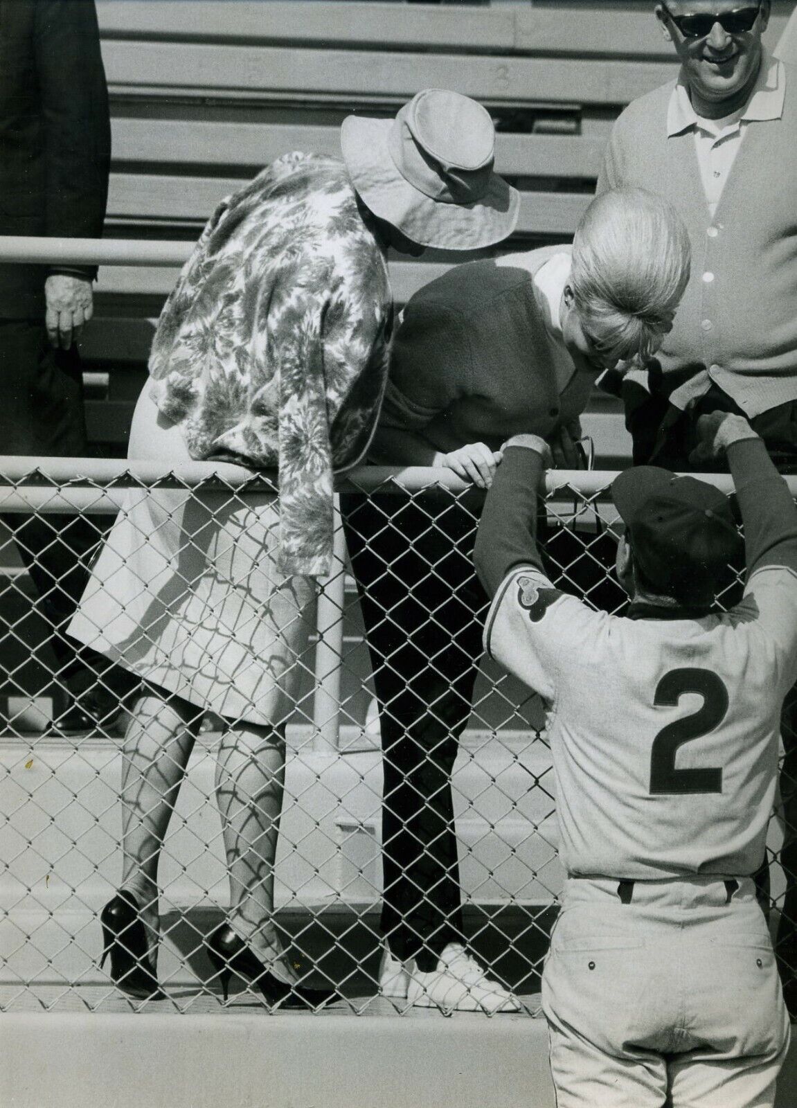 Leo Durocher Arthur Rickerby 3/8 1966 Press Original Photo Poster painting 9 x 13 Chicago Cubs