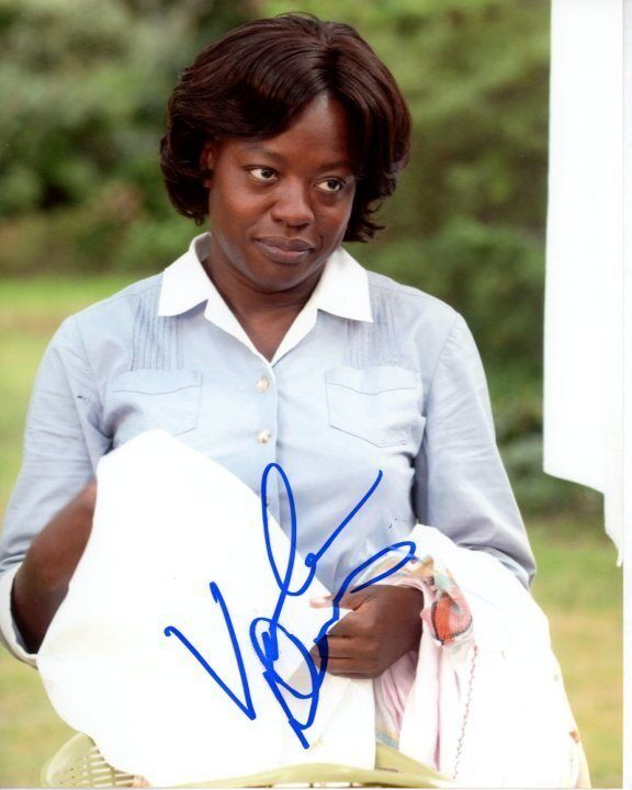 VIOLA DAVIS Signed Autographed THE HELP AIBILEEN CLARK Photo Poster painting