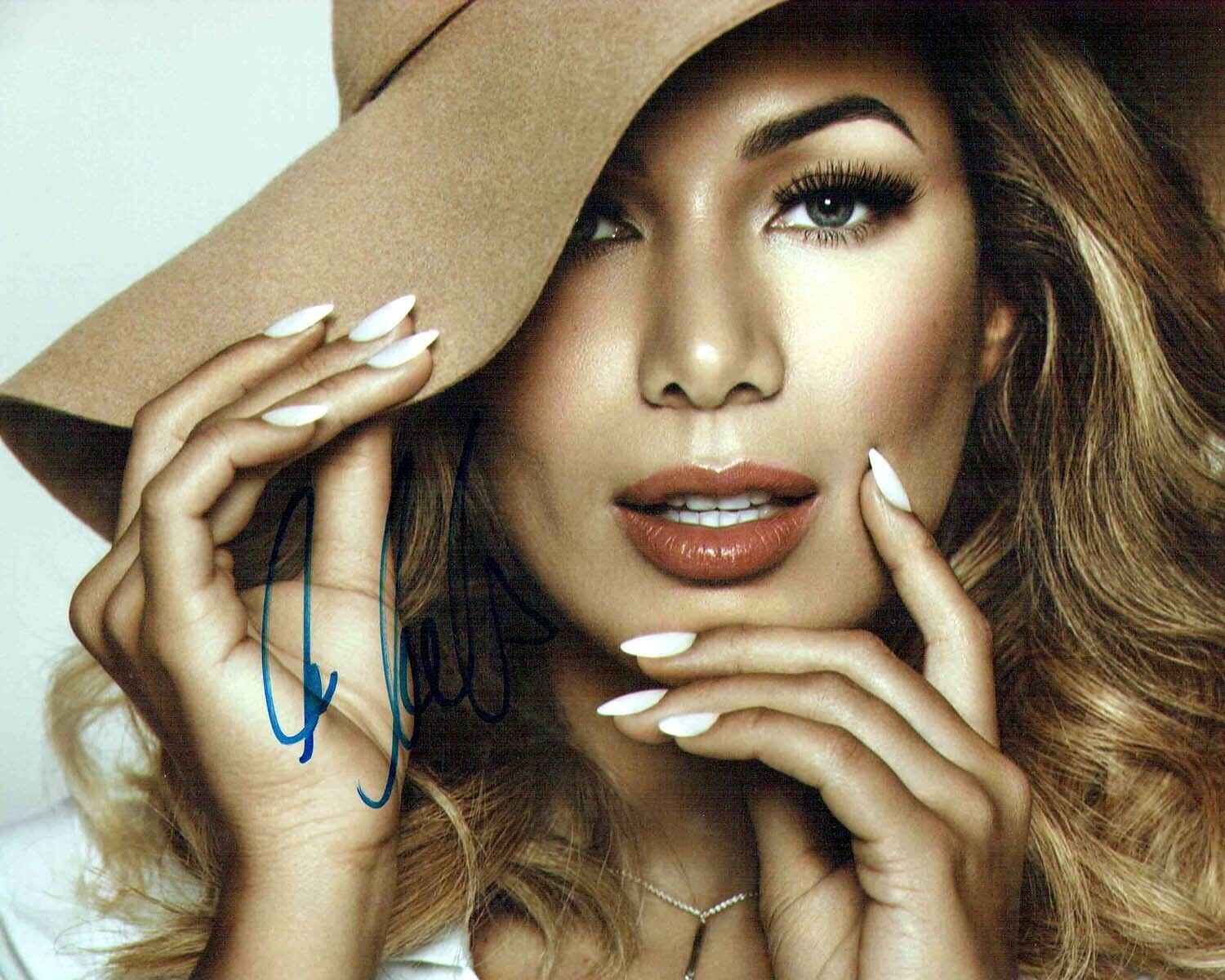 Leona LEWIS SIGNED 10x8 Photo Poster painting D AFTAL Autograph COA Singer Songwriter X-Factor