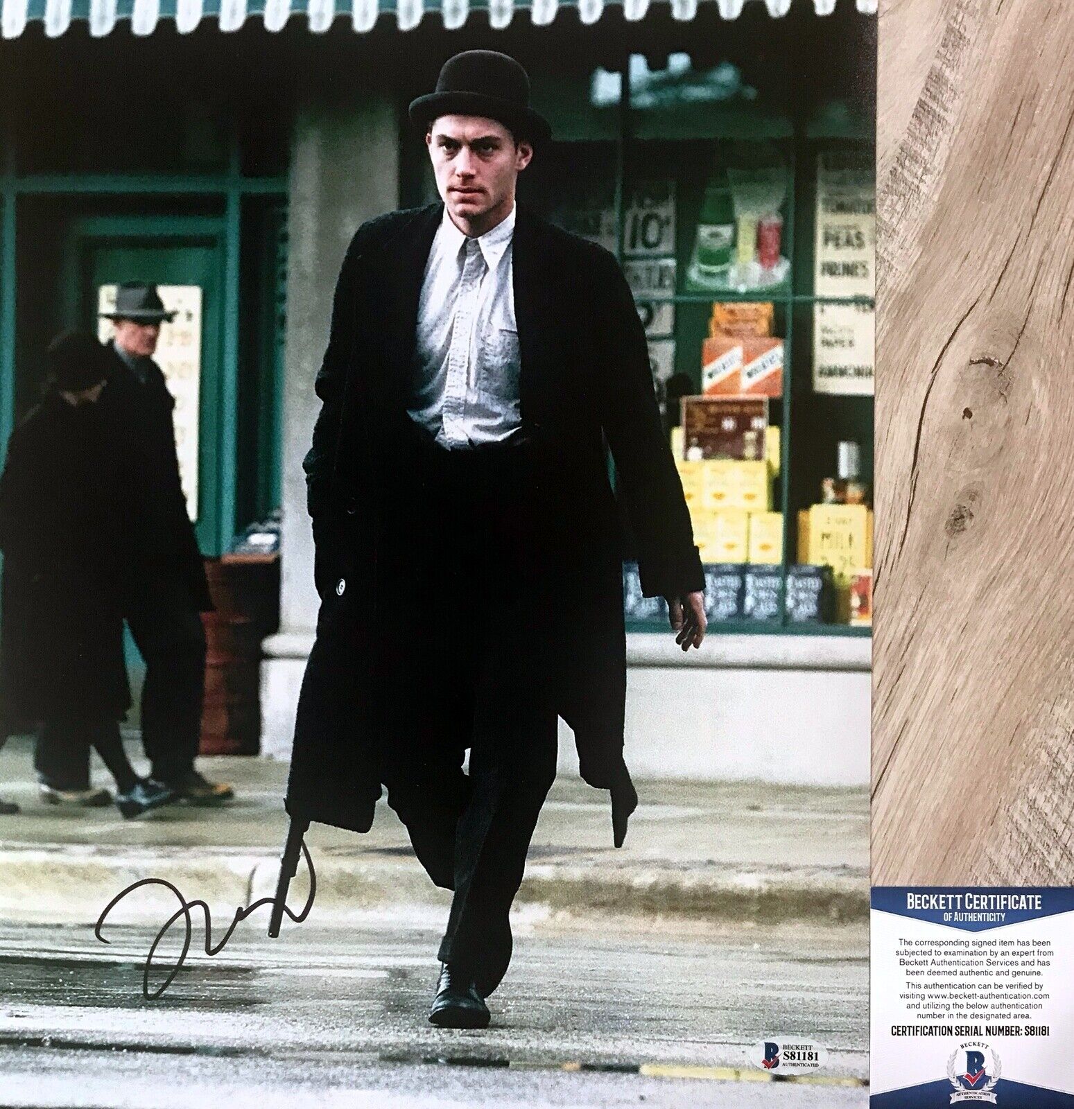 Jude Law Autographed Signed ROAD TO PERDITION 11x14 Photo Poster painting Beckett BAS