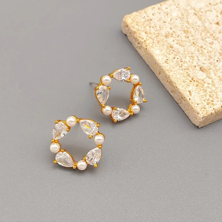 Minimalist wreath with micro inlaid zircon pearl earrings