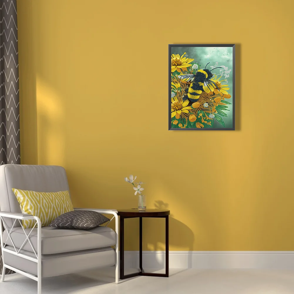 Special Shape Diamond Painting 30*40cm - Bee