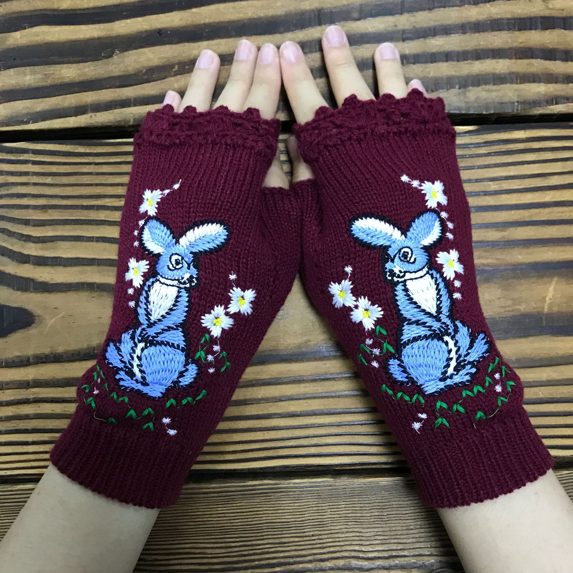 New Fashion Retro Gloves Handmade Flowers Elegant Embroidery Mitten