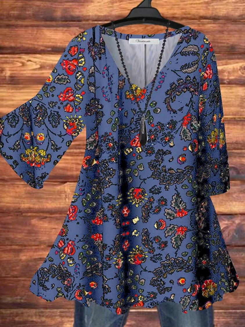Women 3/4 Sleeve V-neck Floral Printed Graphic Top
