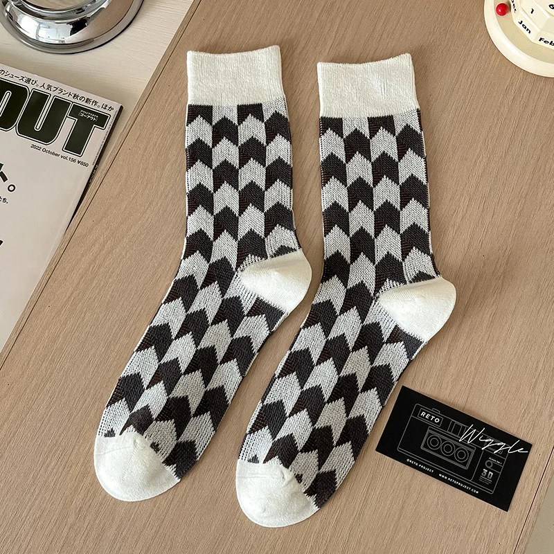 Men's Handmade Boneless Striped Breathable Sweat-Absorbent Mid-Calf Socks