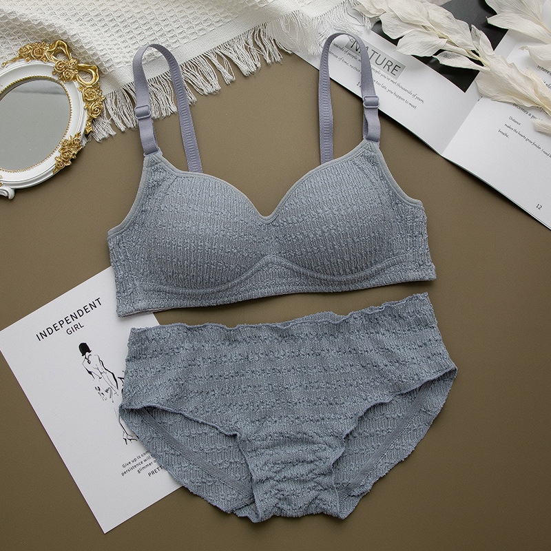 Teamgoo Women Seamless Bra Set V-neck Wireless Bras and Sexy Low Waist Panties Female Comfort Lingerie Set Girls Sport Underwear Set