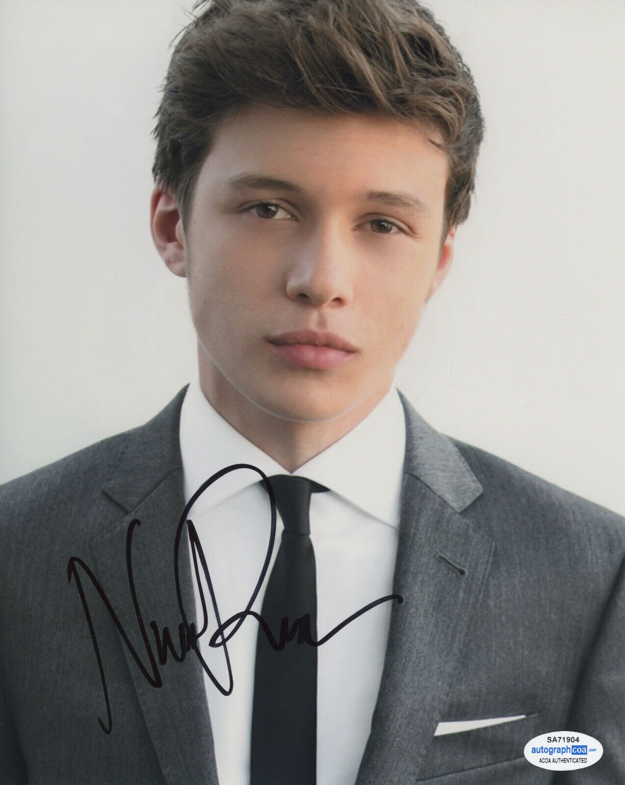 NICK ROBINSON SIGNED 8x10 Photo Poster painting! LOVE SIMON JURASSIC WORLD ACOA COA EXACT PROOF!