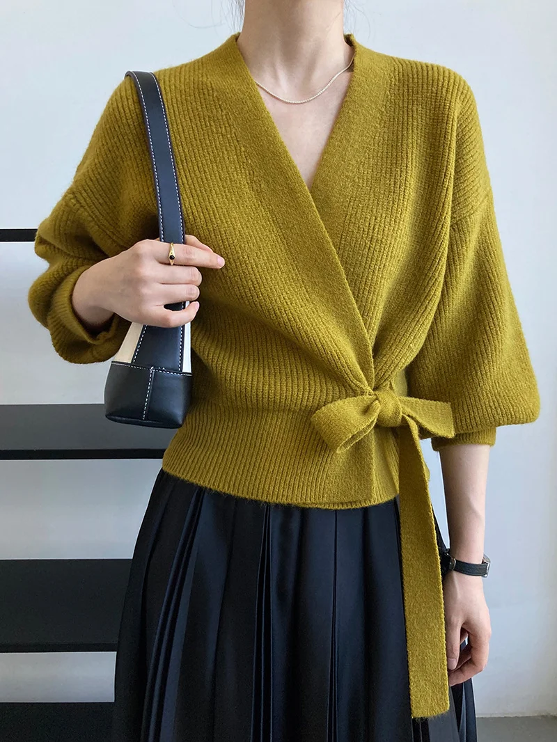 V-neck front tie Cardigan