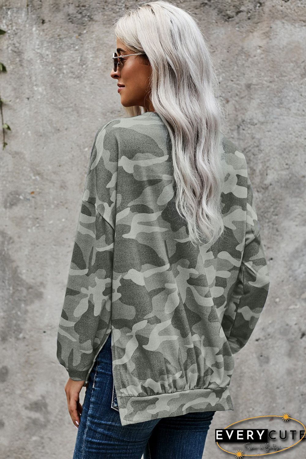 High-low Edge Camo Print Sweatshirt