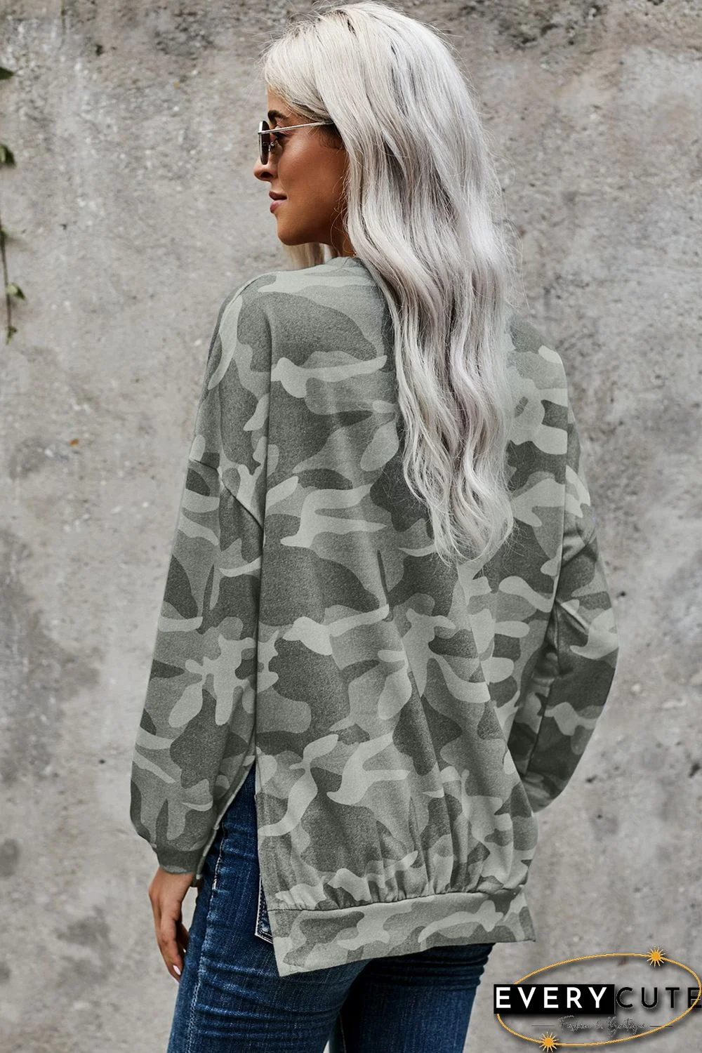 High-low Edge Camo Print Sweatshirt