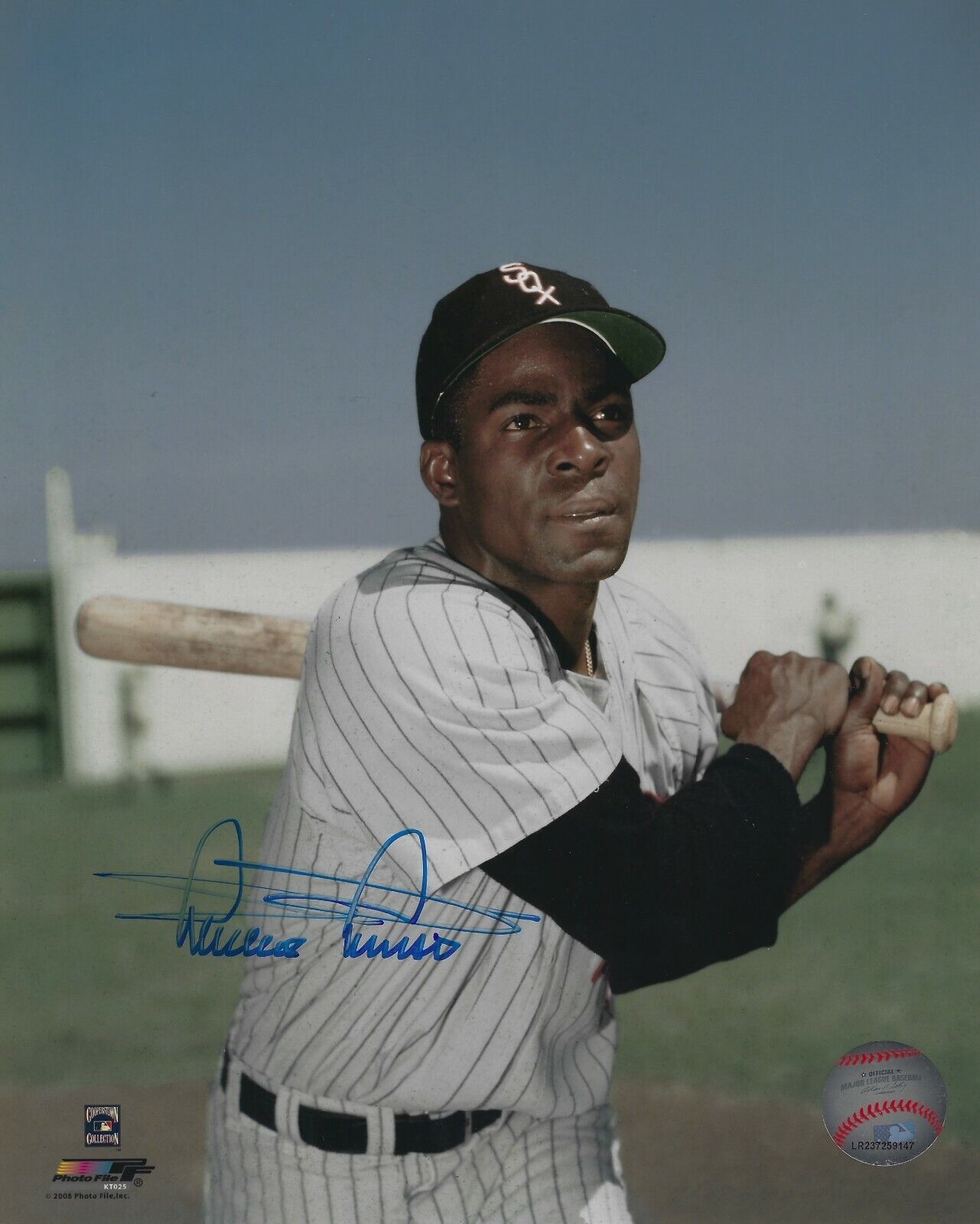 Signed 8x10 MINNIE MINOSO Chicago White Sox Autographed Photo Poster painting - COA