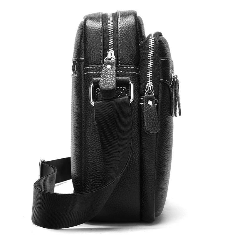 Casual Retro Men's Leather Shoulder Bag Crossbody Bag With Earphone Hole