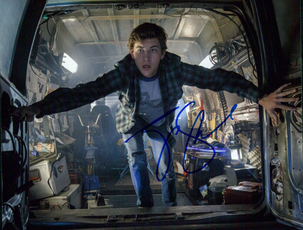 Tye Sheridan (Ready Player One) signed authentic 8x10 Photo Poster painting COA