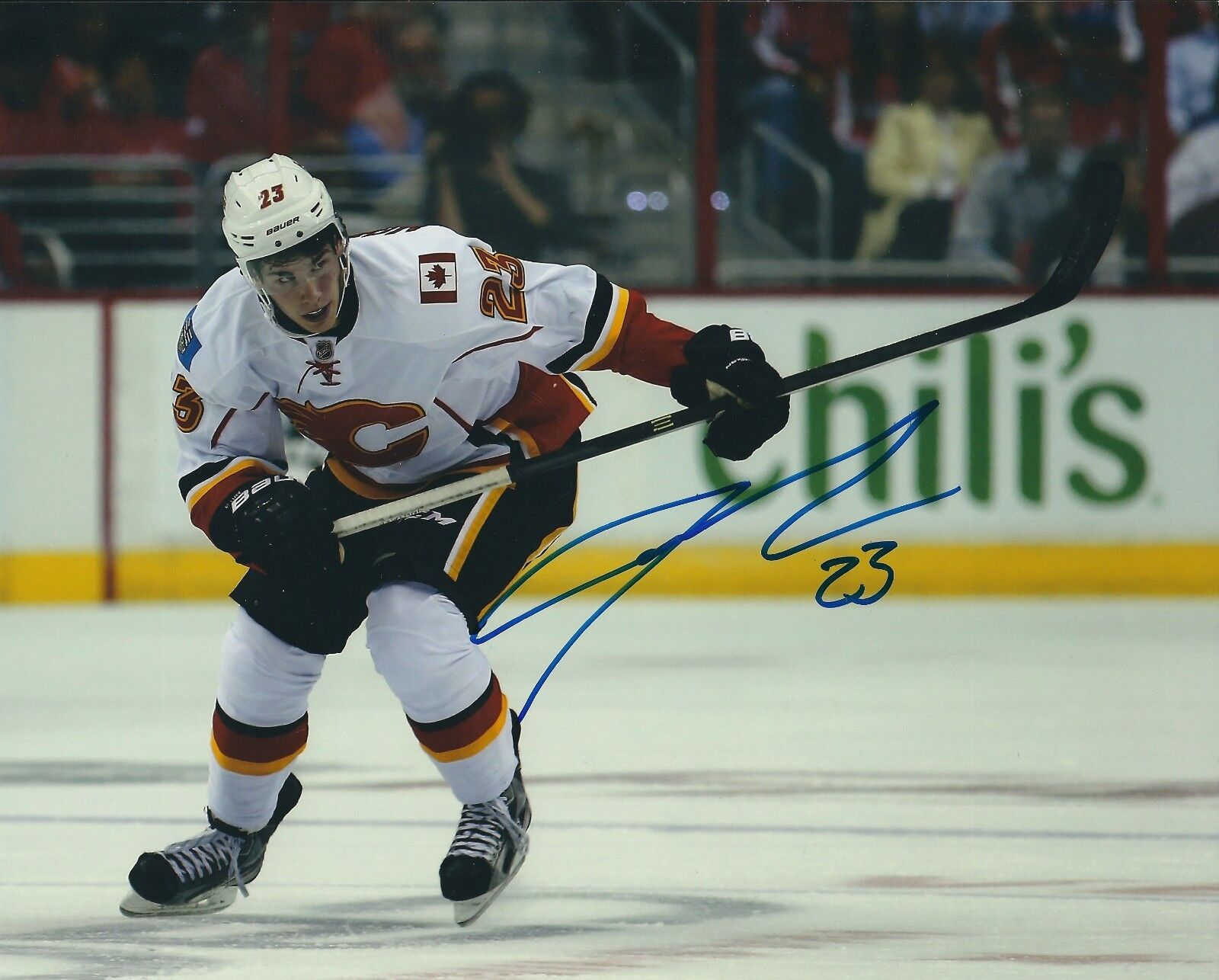 Signed 8x10 SEAN MONAHAN Calgary Flames Autographed Photo Poster painting - COA