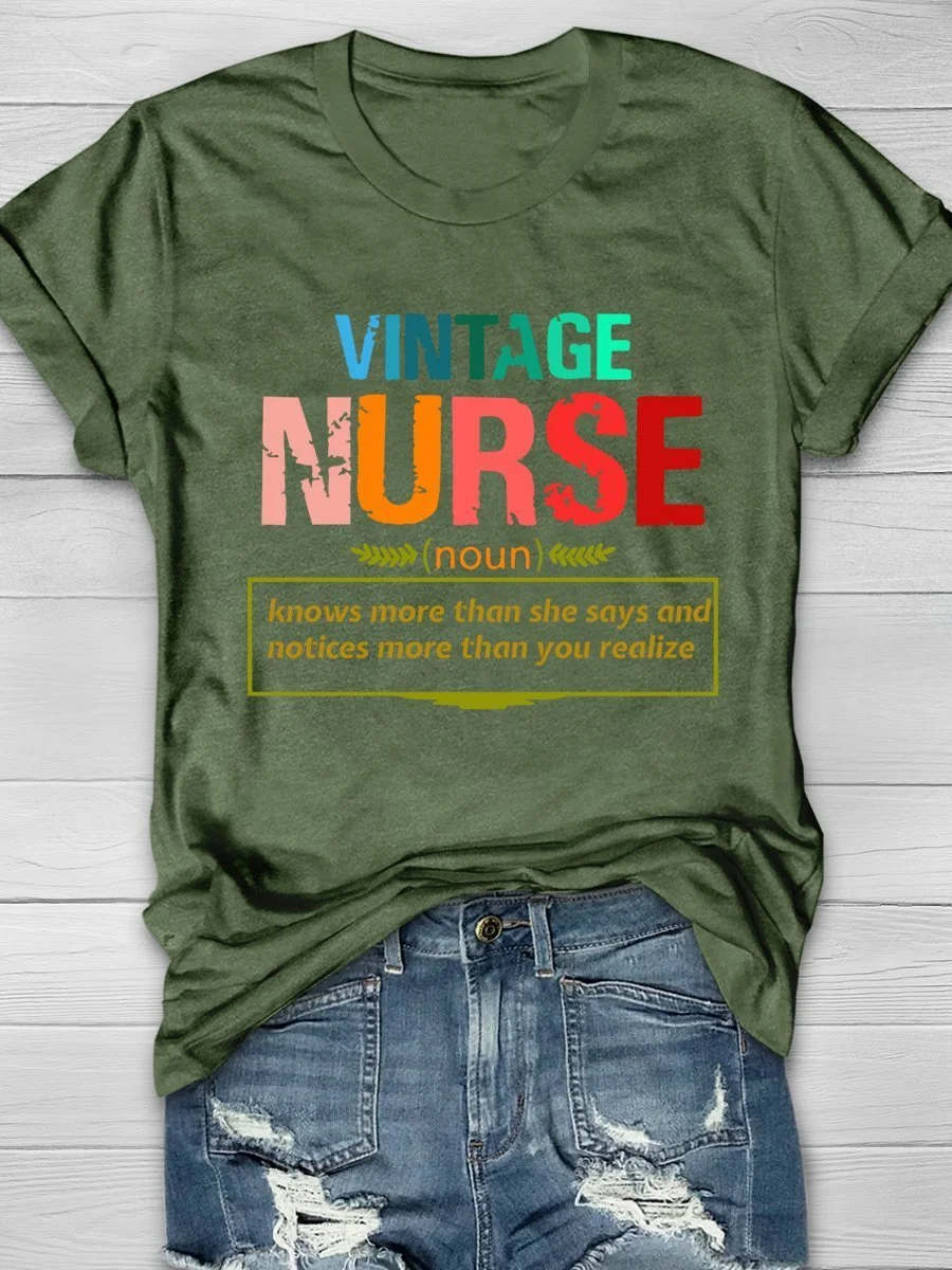 Vintage Nurse Noun Knows More Than She Says And Notices More Than You Realize Print Short Sleeve T-shirt