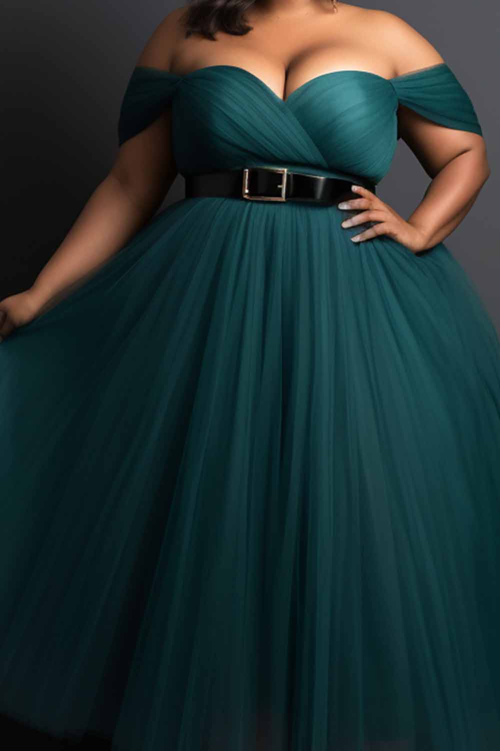 Design Plus Size Prom Elegant Emerald Green Off The Shoulder Fold Tulle Midi Dresses (Without Belt) [Pre-Order]