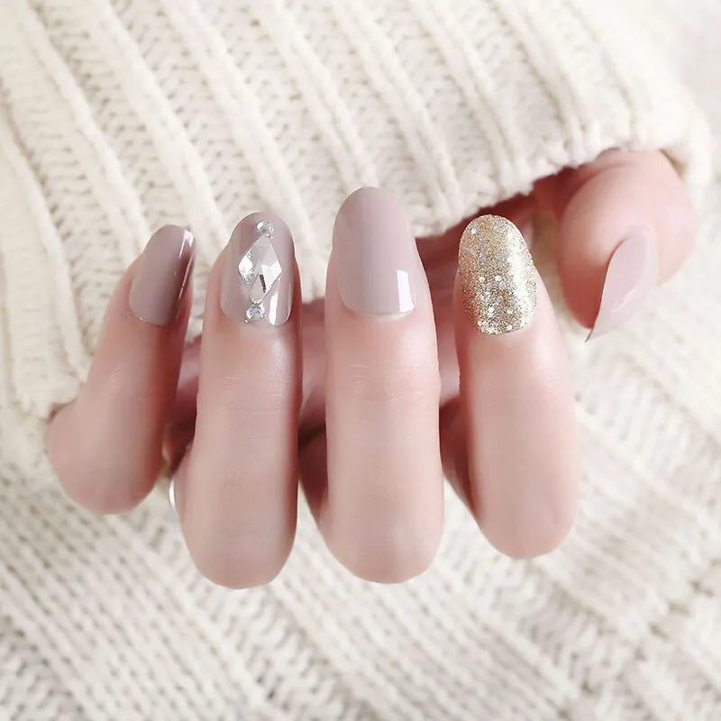 24pcs/boxed Beauty press on nails with Glue Short Size  with Gold Big Sequins False Nail Ladies  Black Color Party acrylic nails-Nail Inspo