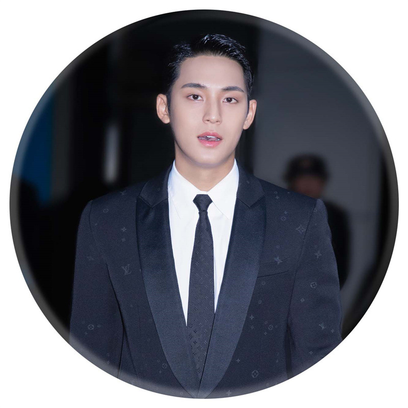 SEVENTEEN Red Carpet Photo Badge officialsvtshop