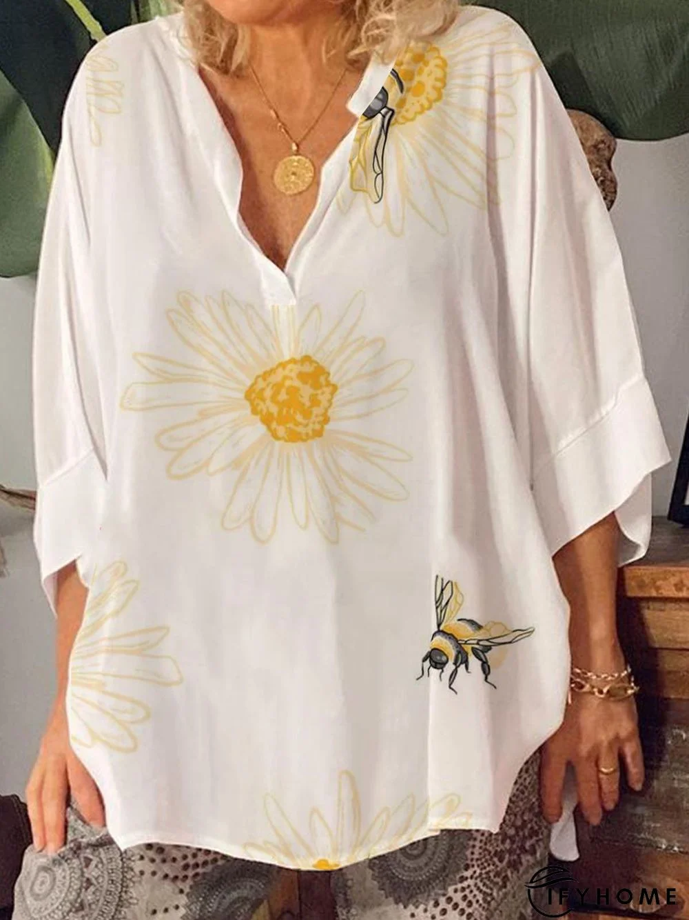 Daisy Bee Floral-Print Resort Half Sleeve V Neck Top | IFYHOME
