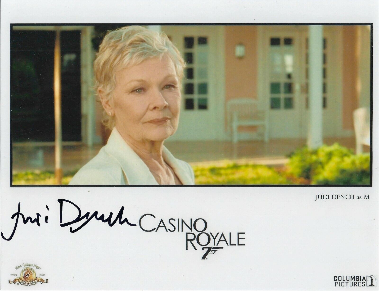 DAME JUDI DENCH SIGNED 8x10 Photo Poster painting 3 UACC & AFTAL AUTOGRAPH - JAMES BOND 007 M