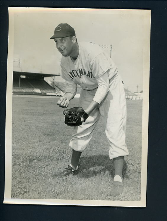 Clyde Vollmer circa 1947 Wire Original Photo Poster painting Cincinnati Reds