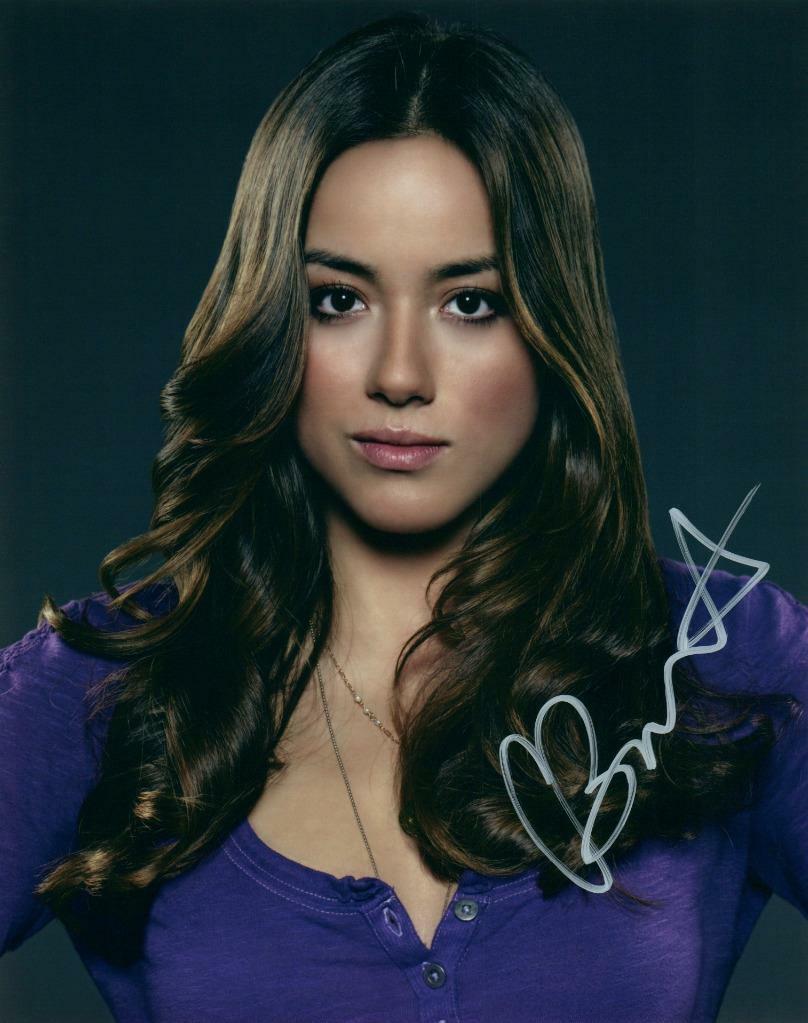 Chloe Bennet signed 8x10 Photo Poster painting autograph Pic autographed and COA