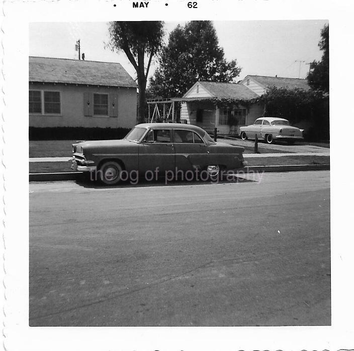 FOUND Photo Poster painting Original CLASSIC CARS bw Snapshot Photo Poster paintingGRAPHYDD 02 10