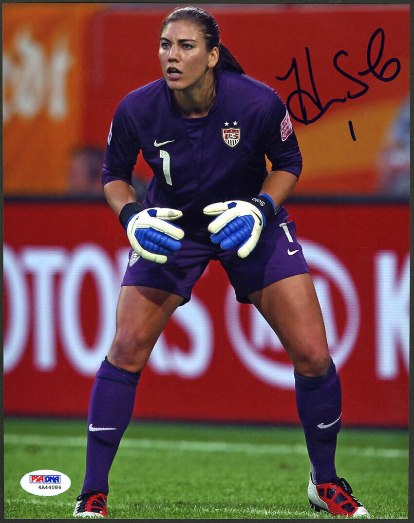 Hope Solo SIGNED 8x10 Photo Poster painting Soccer Goalie Team USA ITP PSA/DNA AUTOGRAPHED