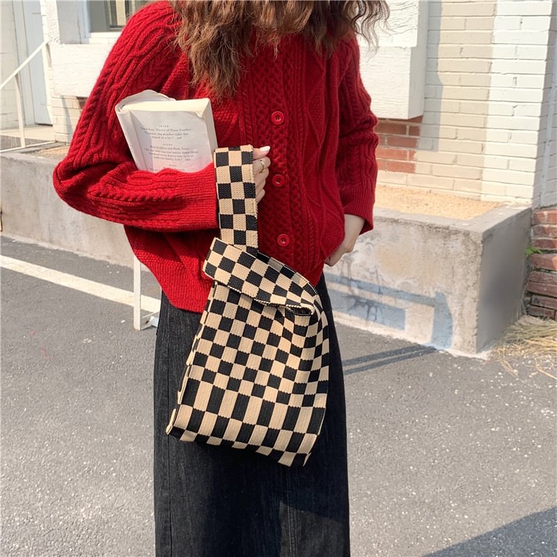 CHECKERBOARD KNIT TOTE BAG