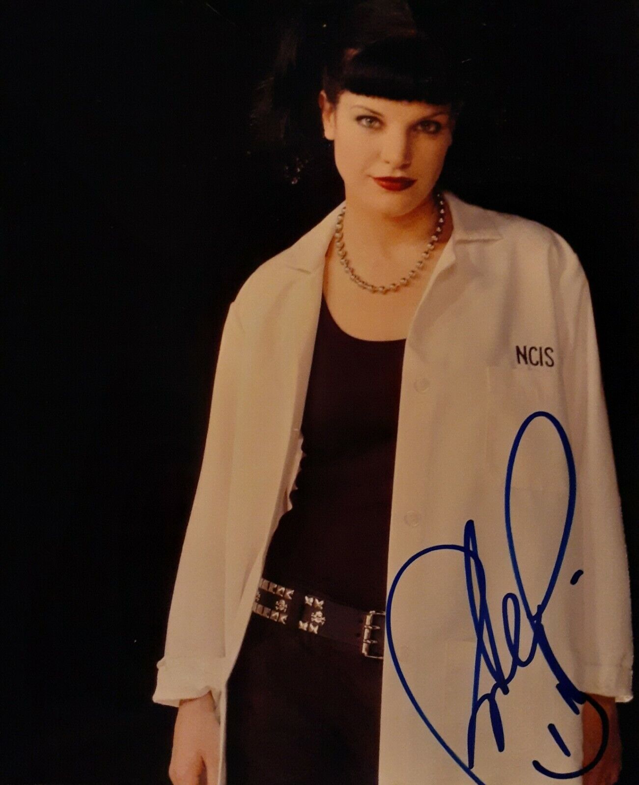 Pauley Perrette signed 8x10