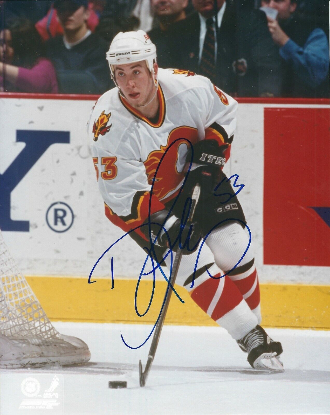 Signed 8x10 DEREK MORRIS Calgary Flames Autographed Photo Poster painting - COA