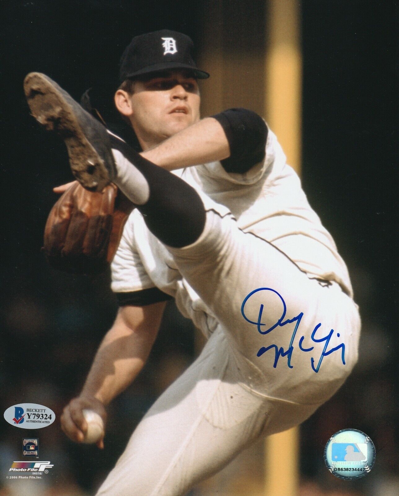 DENNY McLAIN Signed Detroit TIGERS 8x10 Photo Poster painting w/ Beckett COA