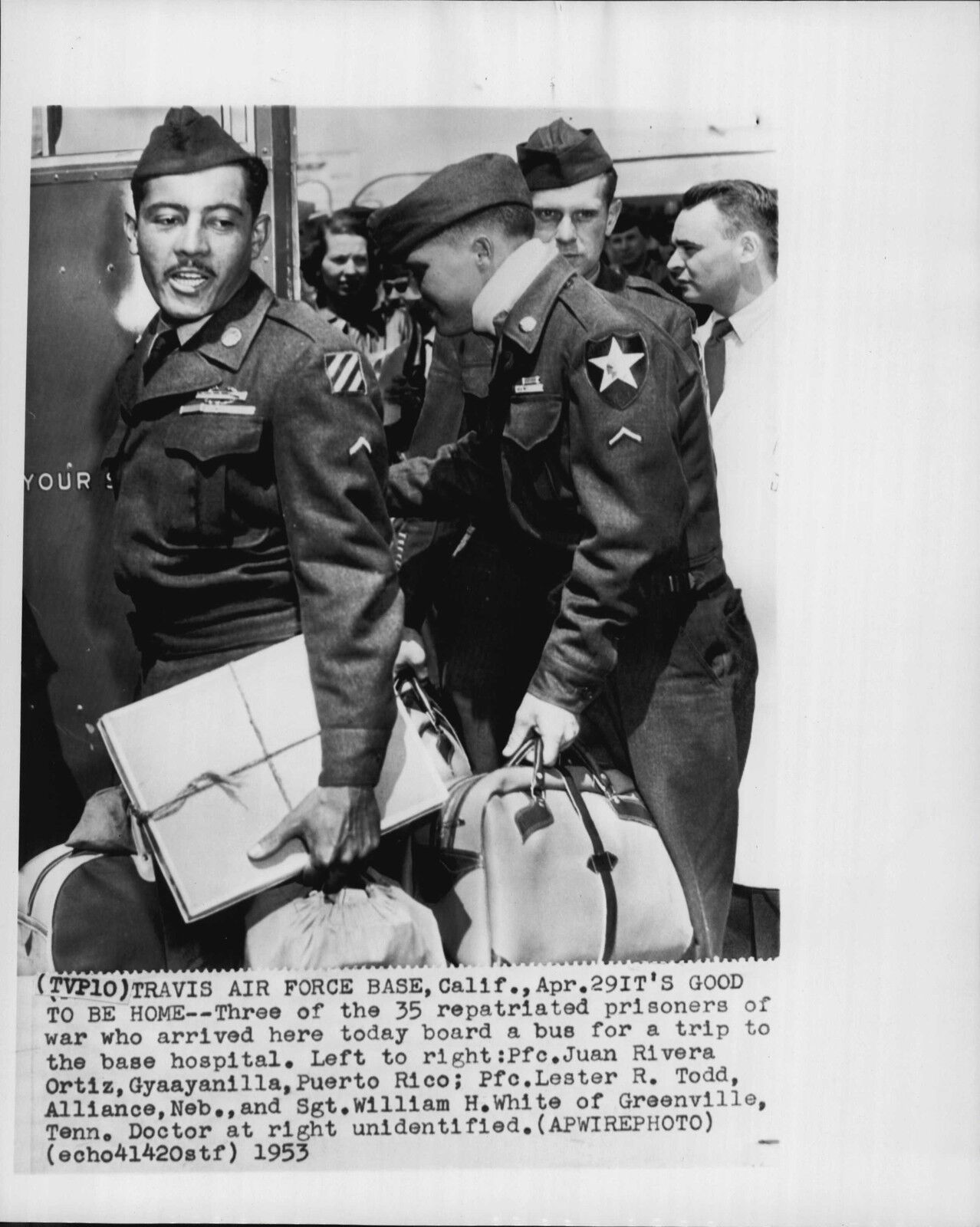 d Prisoner Return to Travis Air Force Base 1953 Korea War Press Photo Poster painting