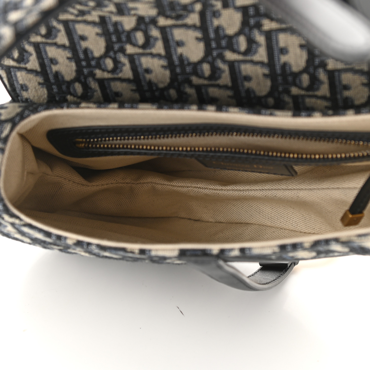 410b984723a0f10473d8e5e022756f33