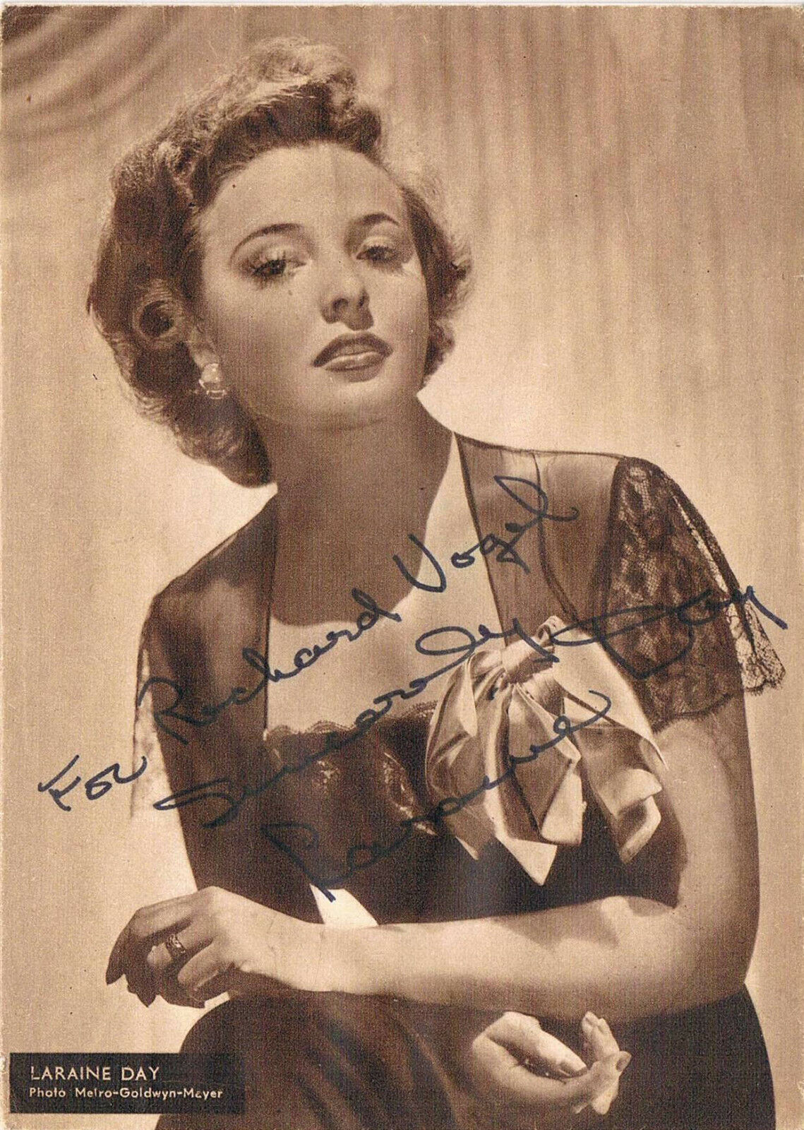 Laraine Day 1920-2007 autograph signed magazine picture 4x6