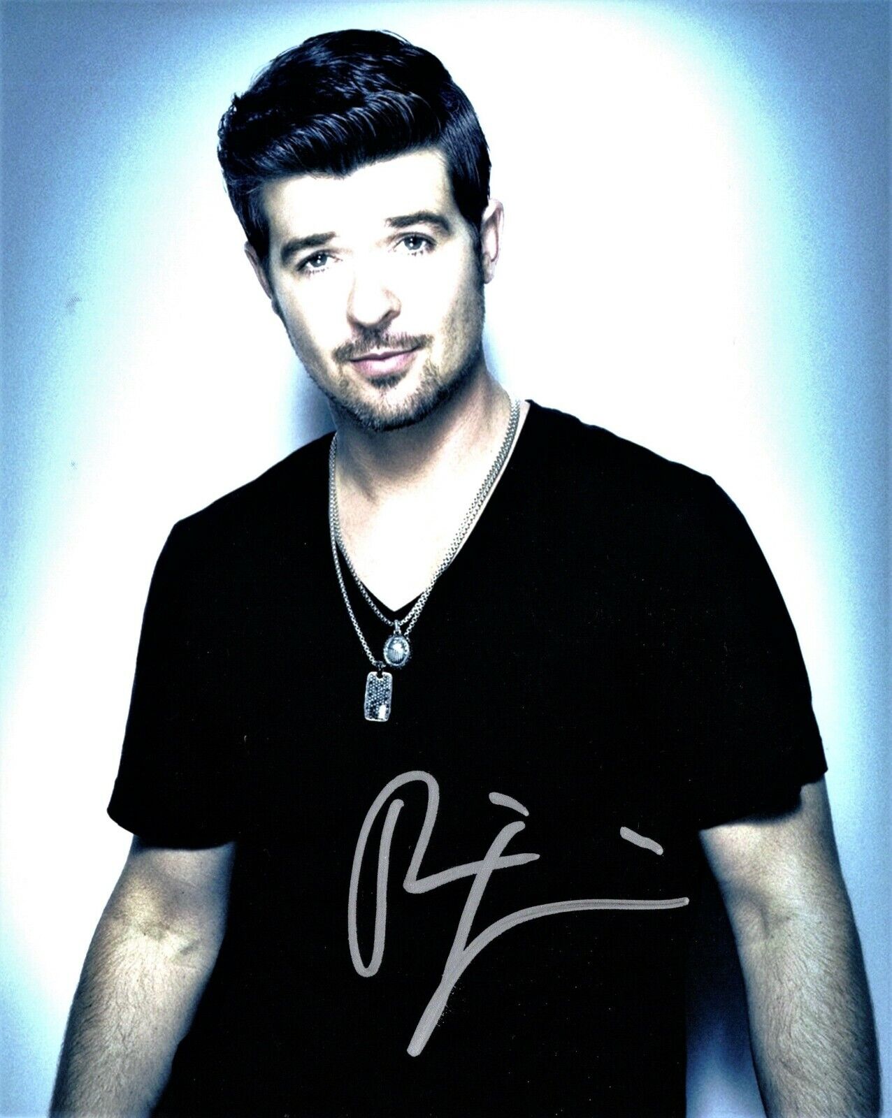 Robin Thicke Signed - Autographed Sexy Singer 8x10 inch Photo Poster painting with COA