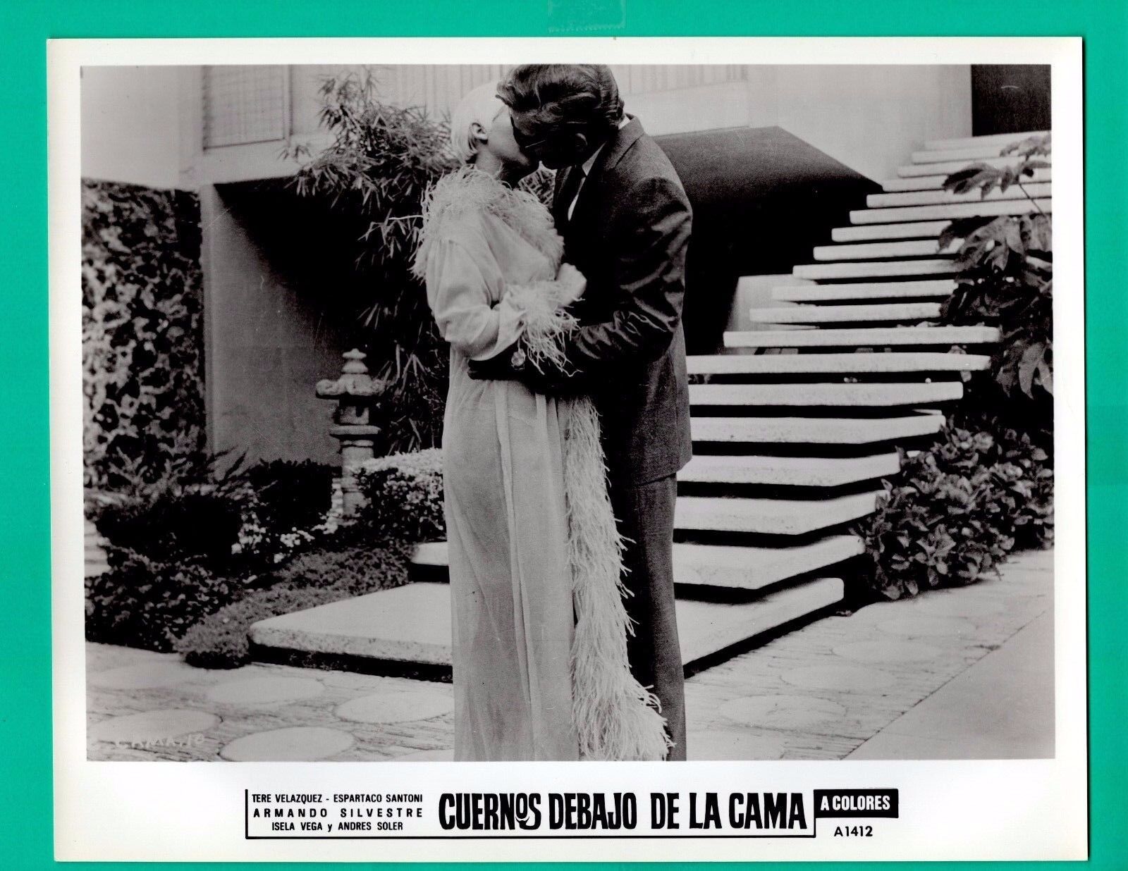 Original CUERNOS DEBAJO DE LA CAMA Movie Photo Poster painting 1969 8X10