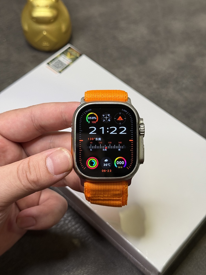 Smartwatch with Cellular SIM Card Version