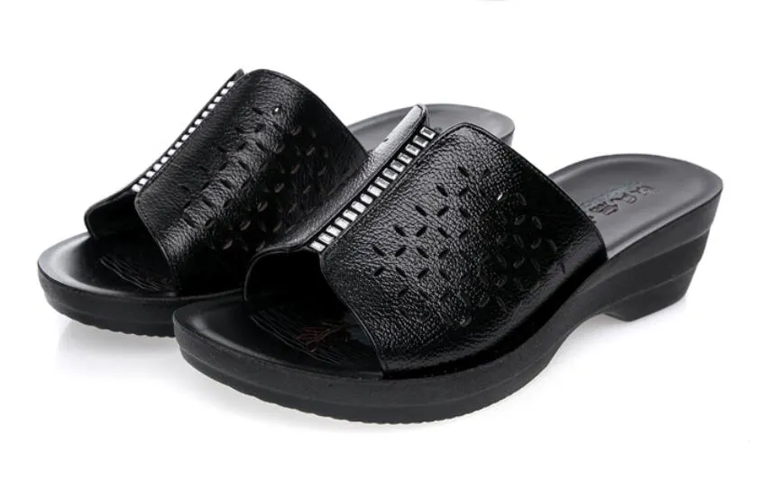 2022 Summer New Women Shoes Fashion Genuine Leather Shoes Woman Slope Slippers Non-Slip Comfortable Mother Slippers W405