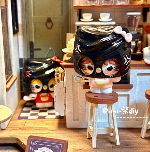 Mini Robber Kitty with Mask Charm