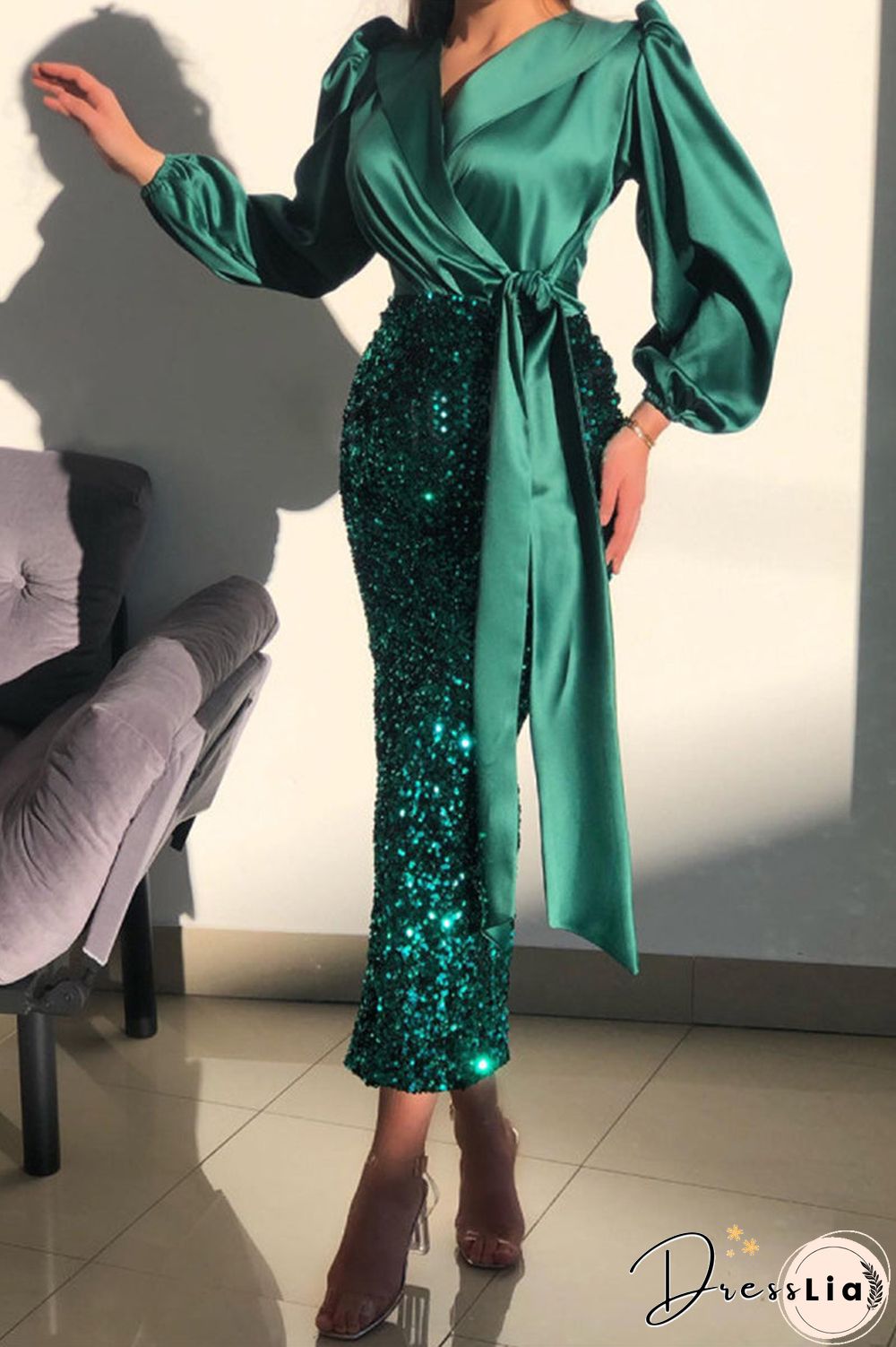 Fashion Sexy Solid Sequins V Neck One Step Skirt Dresses