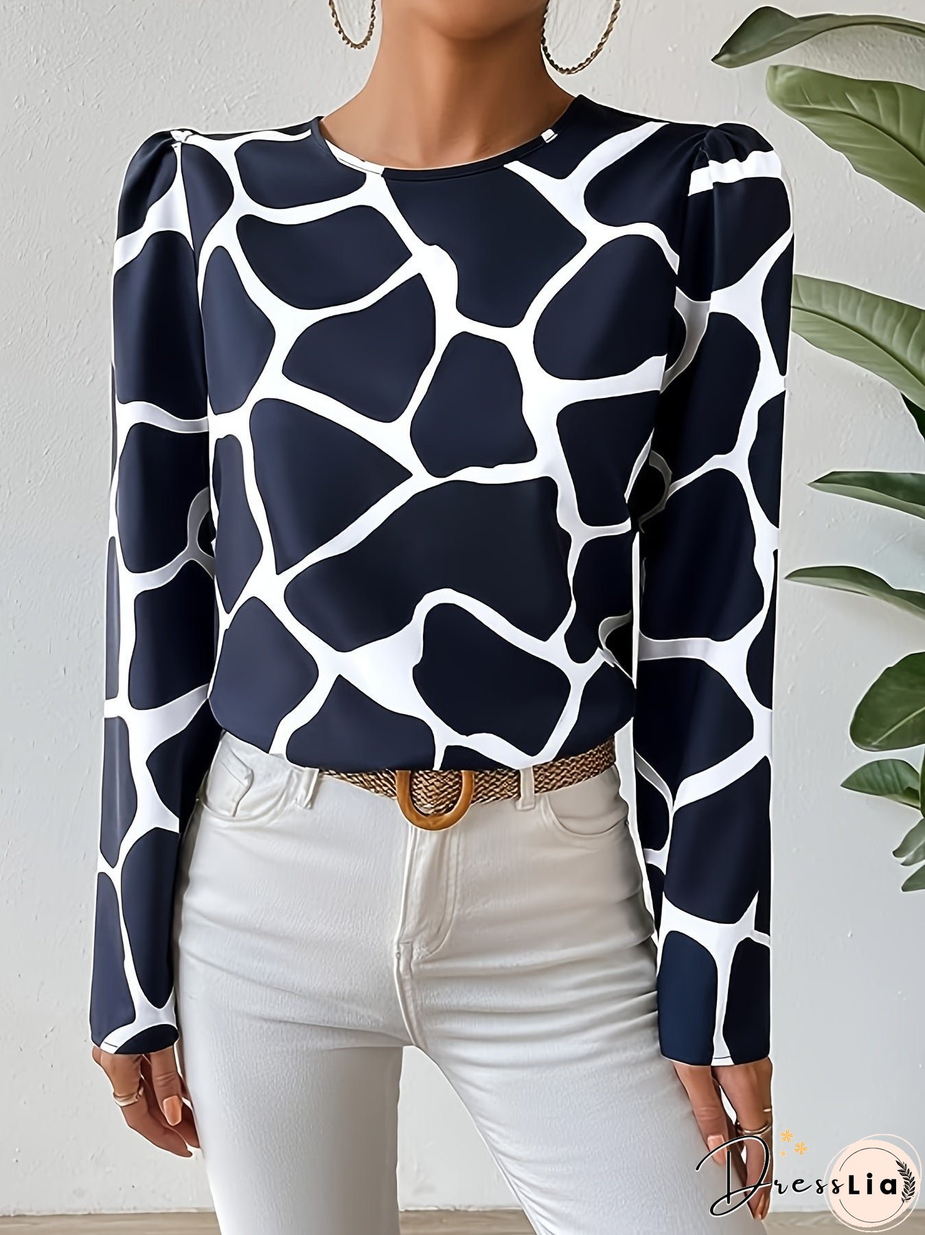 Giraffe Print Blouse, Casual Crew Neck Long Sleeve Blouse, Women's Clothing